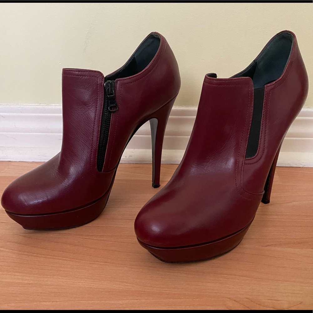 Rock & Republic bootie heels, size 39